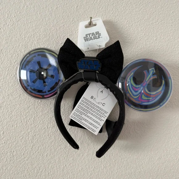 NWT Disney Star Wars Night 2025 ears light up Glitter Bow Headband - Picture 3 of 7